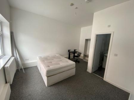 1 bedroom Flat to let in Hill Street, Stoke-On-Trent, ST4
