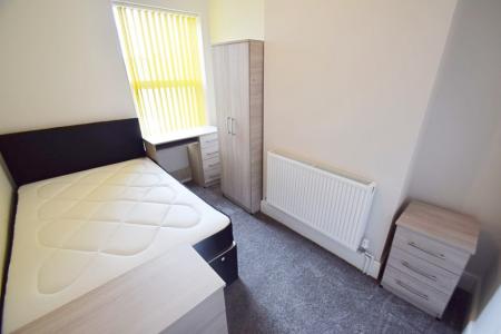 1 bedroom House share to let in Leek Road, Joiners Square, Shelton, Stoke-On-Trent, ST1