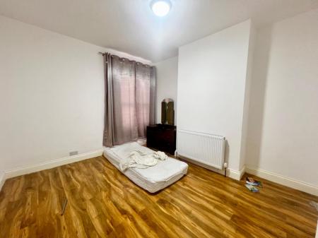 2 bedroom Terraced House to let in Newfield Street, Tunstall, ST6