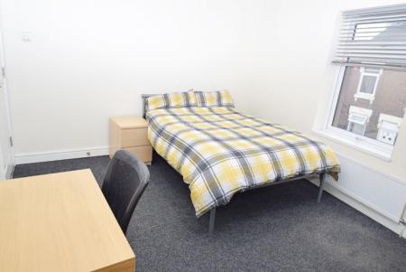1 bedroom Studio flat to let in Regent Road, Hanley, ST1