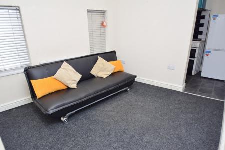 1 bedroom Studio flat to let in Regent Road, Hanley, ST1
