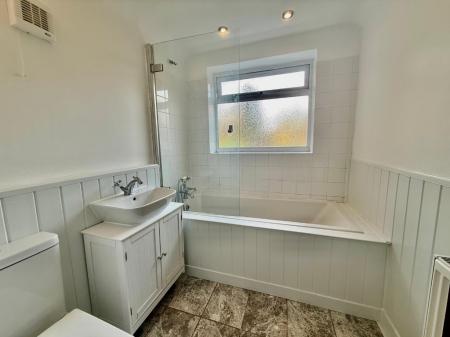 2 bedroom Detached house to let in West Terrace, Stoke-On-Trent, ST6
