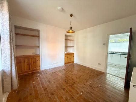 2 bedroom Detached house to let in West Terrace, Stoke-On-Trent, ST6