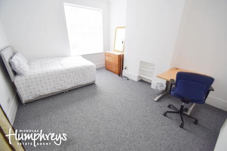 6 bedroom House share to let in The Parkway, Shelton, Stoke-On-Trent, ST1