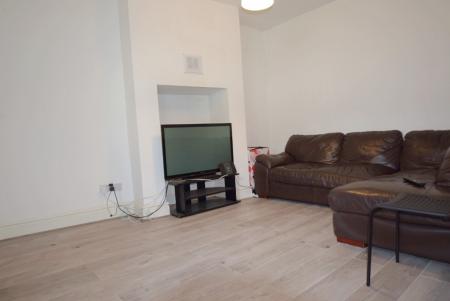 6 bedroom House share to let in Wharf Street, Newcastle-Under-Lyme, ST5
