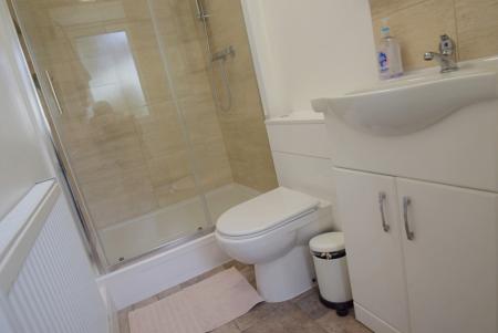 6 bedroom House share to let in Wharf Street, Newcastle-Under-Lyme, ST5