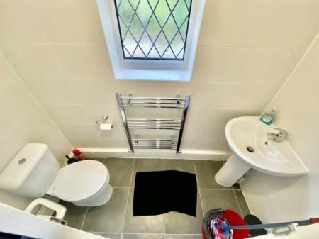 5 bedroom Terraced House to let in Church Street, Silverdale, ST5