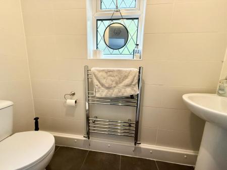 5 bedroom Terraced House to let in Church Street, Silverdale, ST5