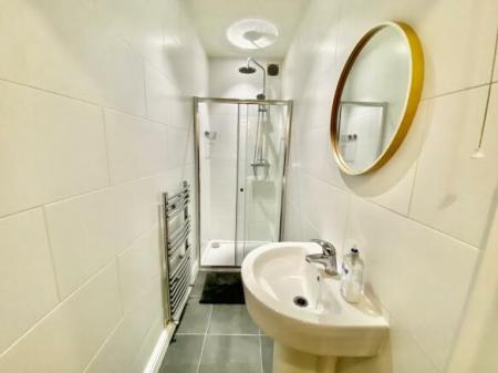 5 bedroom Terraced House to let in Church Street, Silverdale, ST5