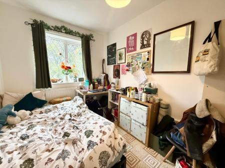 5 bedroom Terraced House to let in Church Street, Silverdale, ST5