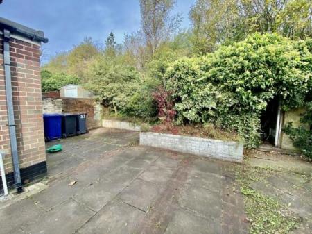 5 bedroom Terraced House to let in Church Street, Silverdale, ST5
