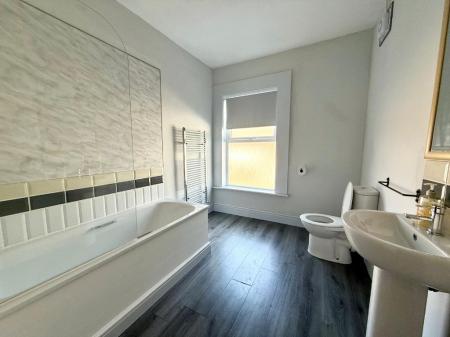 5 bedroom Terraced House to let in Newcastle Street, Silverdale, ST5