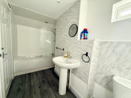 5 bedroom Terraced House to let in Newcastle Street, Silverdale, ST5