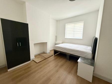 5 bedroom Terraced House to let in Newcastle Street, Silverdale, ST5