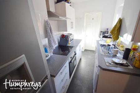 6 bedroom Terraced House to let in Darnley Street, Shelton, Stoke-On-Trent, ST4