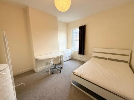 3 bedroom House share to let in Haywood Street, Stoke-On-Trent, ST4