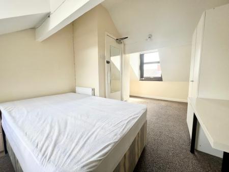 6 bedroom House share to let in Crowther Street, Shelton, Stoke-On-Trent, ST4