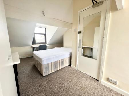 6 bedroom House share to let in Crowther Street, Shelton, Stoke-On-Trent, ST4