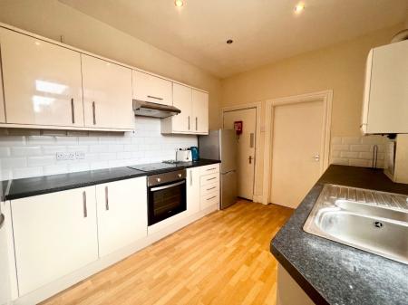 6 bedroom House share to let in Crowther Street, Shelton, Stoke-On-Trent, ST4