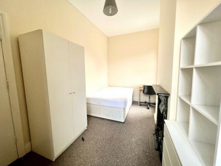 6 bedroom House share to let in Crowther Street, Shelton, Stoke-On-Trent, ST4