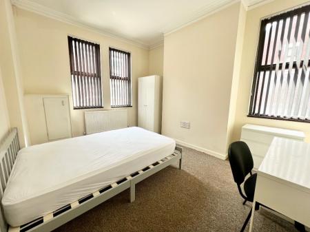 6 bedroom House share to let in Crowther Street, Shelton, Stoke-On-Trent, ST4