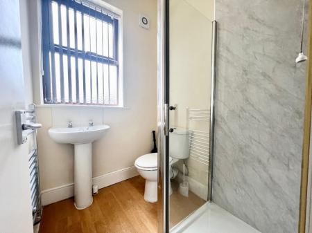 6 bedroom House share to let in Crowther Street, Shelton, Stoke-On-Trent, ST4