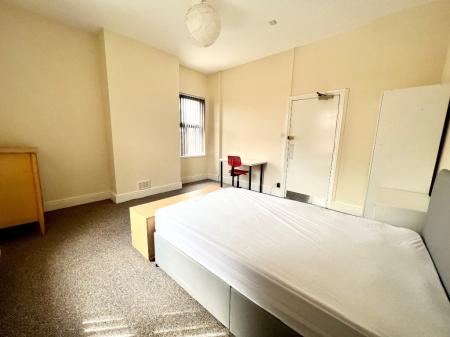 6 bedroom House share to let in Crowther Street, Shelton, Stoke-On-Trent, ST4