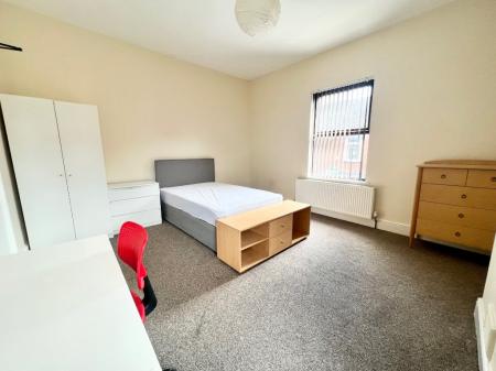 6 bedroom House share to let in Crowther Street, Shelton, Stoke-On-Trent, ST4