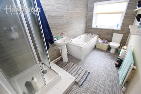 4 bedroom House share to let in Church Street, Silverdale, ST5