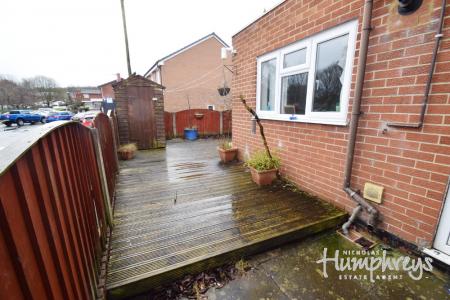 4 bedroom House share to let in Church Street, Silverdale, ST5