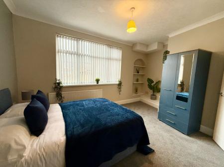 1 bedroom Flat to let in Longport Road, Stoke-On-Trent, ST6