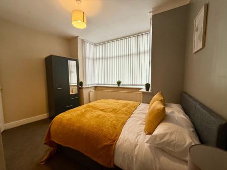 1 bedroom Flat to let in Longport Road, Stoke-On-Trent, ST6