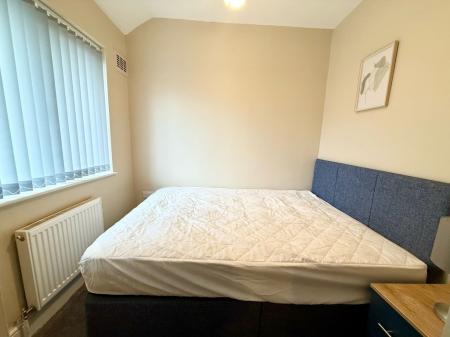 1 bedroom Flat to let in Longport Road, Stoke-On-Trent, ST6