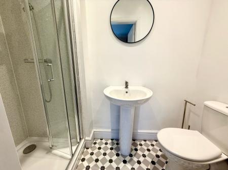 1 bedroom Flat to let in Longport Road, Stoke-On-Trent, ST6