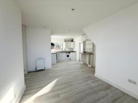 Lombardy Grove, Meir, ST3