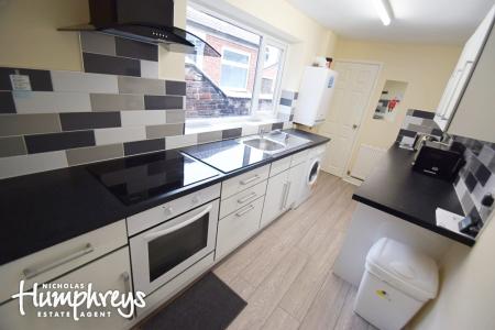 3 bedroom House share to let in Watford Street, Shelton, Stoke-On-Trent, ST4