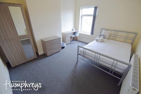 3 bedroom House share to let in Watford Street, Shelton, Stoke-On-Trent, ST4