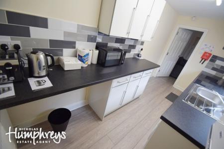 3 bedroom House share to let in Watford Street, Shelton, Stoke-On-Trent, ST4