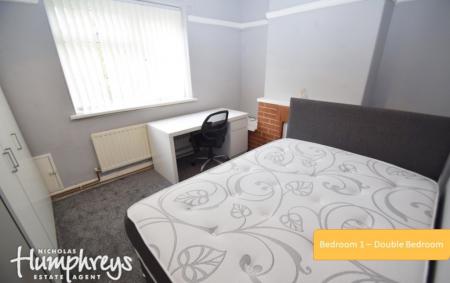 4 bedroom House share to let in Roberts Avenue, Newcastle-Under-Lyme, ST5