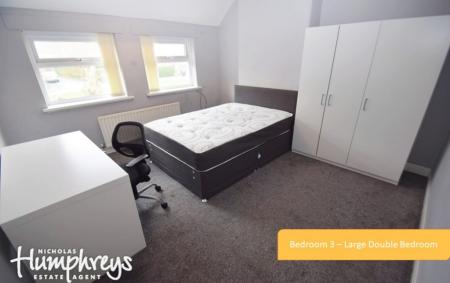 4 bedroom House share to let in Roberts Avenue, Newcastle-Under-Lyme, ST5