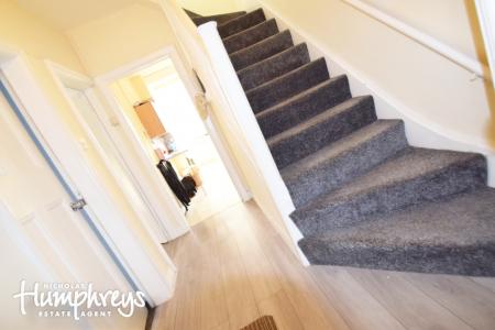 4 bedroom House share to let in Roberts Avenue, Newcastle-Under-Lyme, ST5