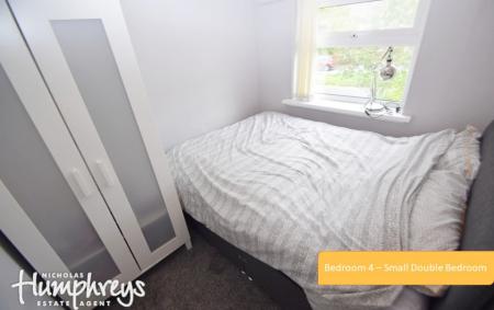4 bedroom House share to let in Roberts Avenue, Newcastle-Under-Lyme, ST5