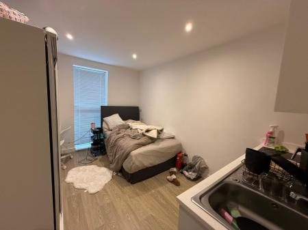 1 bedroom Apartment to let in London Road, Newcastle-Under-Lyme, ST5