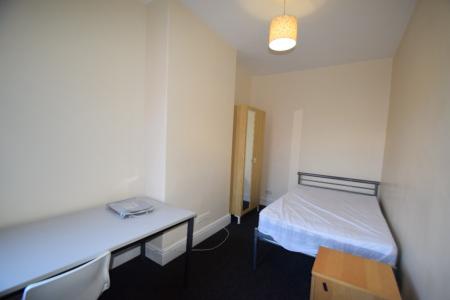 4 bedroom Terraced House to let in Boughey Road, Shelton, Stoke-On-Trent, ST4