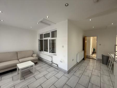 4 bedroom Terraced House to let in Cauldon Road, Stoke-On-Trent, ST4