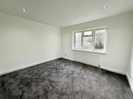 3 bedroom Semi-detached house to let in Bath Road, Silverdale, ST5