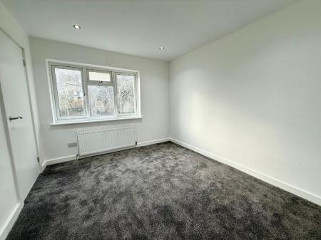 3 bedroom Semi-detached house to let in Bath Road, Silverdale, ST5