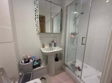 1 bedroom Flat to let in London Road, Newcastle-Under-Lyme, ST5