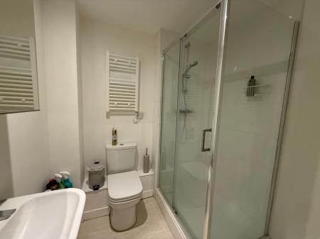 1 bedroom Flat to let in London Road, Newcastle-Under-Lyme, ST5