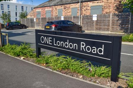 1 bedroom Flat to let in London Road, Newcastle-Under-Lyme, ST5